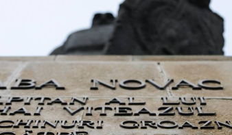 Lekerült a magyarellenes felirat a kolozsvári Baba Novac-szobor talapzatáról
