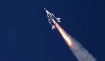 Sikerült a teszt: a hangsebességnél is gyorsabban repült a Virgin Galactic gépe, ami civileket vinne az űrbe