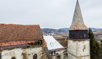 Sürgősségi beavatkozás Vermesen – Önkéntesek mentik Erdély legészakibb gótikus templomát