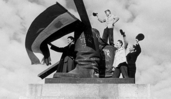 Faludy György: 1956, Te Csillag