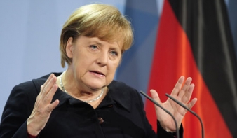 Merkel: Oroszországgal együtt kell alakítani az európai békerendszert