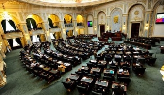 Két magyarellenes törvénytervezetet utasított el a szenátus