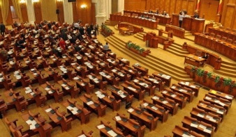 Kisebbségellenes nyelvtörvénytervezetet fogadott el hallgatólagosan a képviselőház