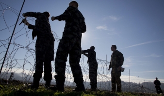 Építik a kerítést a horvát-szlovén határon