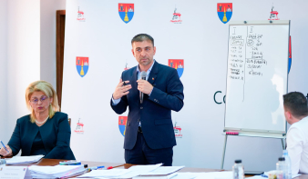 Drasztikus költségcsökkentés Máramarosban: Nem őriztetik a közintézményeket, mert „úgysem lopja el senki”