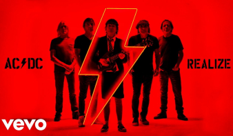  Feltöltve tér vissza az AC/DC