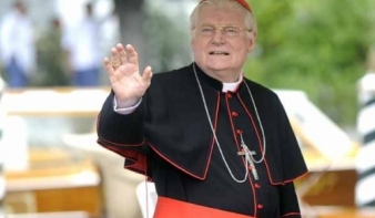Ferenc pápa állítólag nem tervezi a papi cölibátus eltörlését