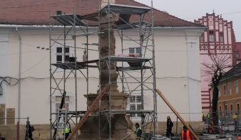 Már megcsodálható eredeti, belvárosi helyén a kolozsvári Mária-oszlop