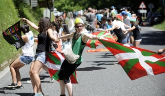 123 kilométeres élőlánccal tüntettek Baszkföld függetlenségéért