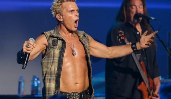 Kolozsváron koncertezik Billy Idol