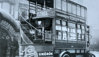 Száz éve indult az első buszjárat Budapesten