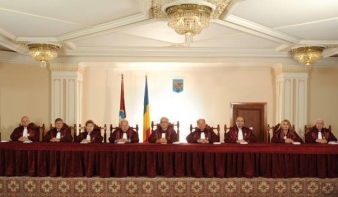 Az alkotmánybíróság nem tiltotta meg Basescunak a kampányban való szerepvállalást