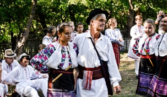 „Jöjjenek divatba a csángók!” - Nagybányán is