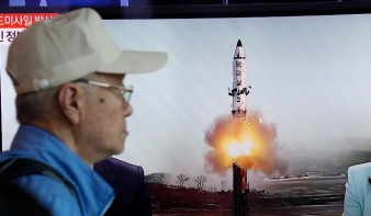 Észak-Korea új típusú ballisztikus rakétát próbált ki