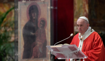 Ferenc pápa virágvasárnap: Emlékezzünk arra, hogy nem vagyunk egyedül