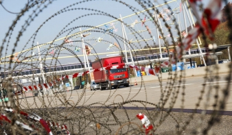 Pengedrótot vetettek be az osztrákok a „migránsszivárgás” ellen