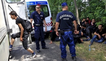 Több mint ezer határsértőt tartóztattak fel kedden