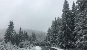 Máramaros megye: A hóréteg elérte a húsz centiméteres vastagságot a hegyekben, tovább havazik