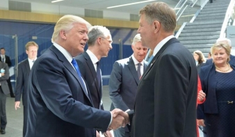 Klaus Johannist „soron kívül” fogadja Donald Trump