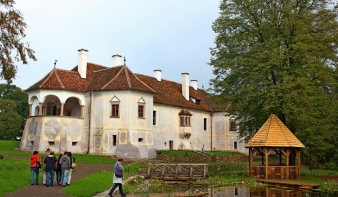 Bemutatták a felújított miklósvári Kálnoky-kastélyt