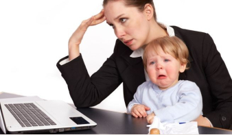 Gyermekgondozás mellett is folytatható a tanulmányi és szakmai előmenetel