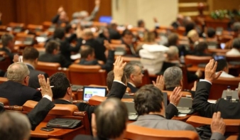 Elfogadta a képviselőház a levélszavazást szabályozó törvényt
