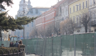 Elkezdődött Kolozsvár főterének újabb átépítése