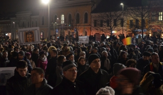 Kolozsváron rengeteg magyar is tüntetett a Btk. módosítása miatt