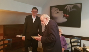 Láng Gusztáv kapta az E-MIL Méhes György-nagydíját „egy emberöltőnyi irodalmi munkásságáért”
