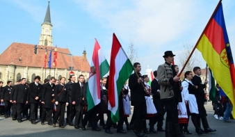 Törvénnyel szabadítanák fel Március 15-t