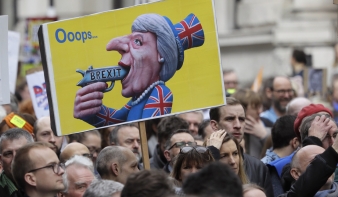 Theresa May kész lemondani, ha átmegy a brexitmegállapodása