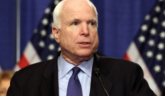 A magyar kormány visszautasítja McCain kijelentéseit
