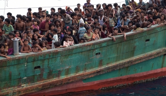 Hátborzongató menekülttragédia zajlik az Indiai-óceánon
