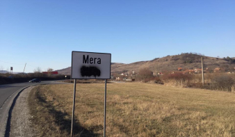 Továbbra is rongálják a magyar helységnévtáblákat 