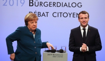 Merkel és Macron, a két gyengélkedő vezető menti meg Európát?