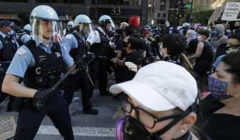 Lekötik az amerikai rendőröket a tüntetések, hatvan éve nem öltek meg ennyi embert Chicagóban