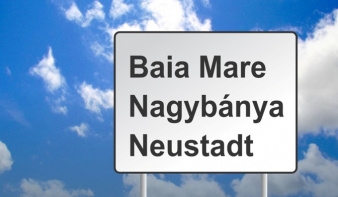 Háromnyelvű helységnévtáblák kihelyezését szavazták meg Nagybányán