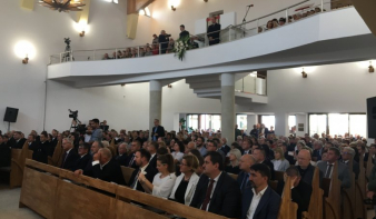 Nagykárolyban felavatták a magyar állam támogatásával felépült Kálvin-központot