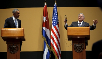 Leizzadt a kérdésektől Raúl Castro Obama mellett