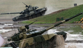 Ukrán belügy: orosz harckocsik lépték át a határt