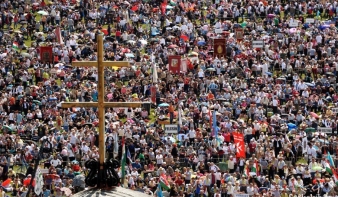 Online lehet majd regisztrálni a pápalátogatásra
