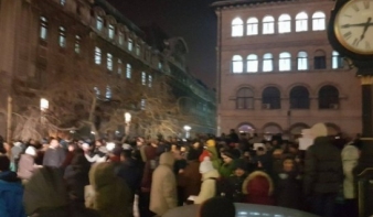 Spontán tüntetés volt Bukarestben és Kolozsváron a közkegyelmi tervezet ellen
