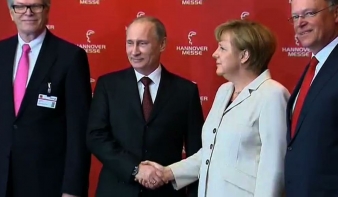 Földet gázért: titkos megállapodáson dolgozik Merkel és Putyin?