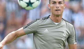 Cristiano Ronaldo belőtte a 700. gólját, de Ukrajna jutott ki az Európa-bajnokságra