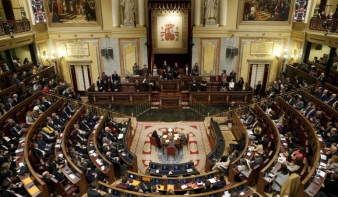 A spanyol kormány a katalán kormány feloszlatását kezdeményezte