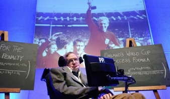 Stephen Hawking átvette a polipjós szerepét