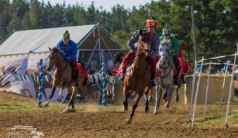 Lovasgalopp – Lemhényi lovas nyerte a Székely Vágtát