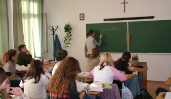 Magyarország: Kétszázmilliárd forintból fejlesztik az oktatást