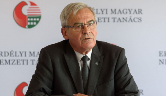 Tőkés László: száz év alatt meg kellett tanulnunk zsákban táncolni