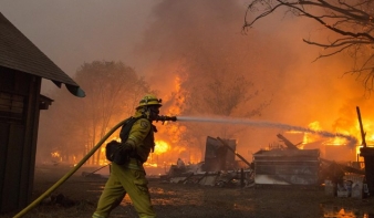 Már 58 halottja van a kaliforniai tűzvésznek